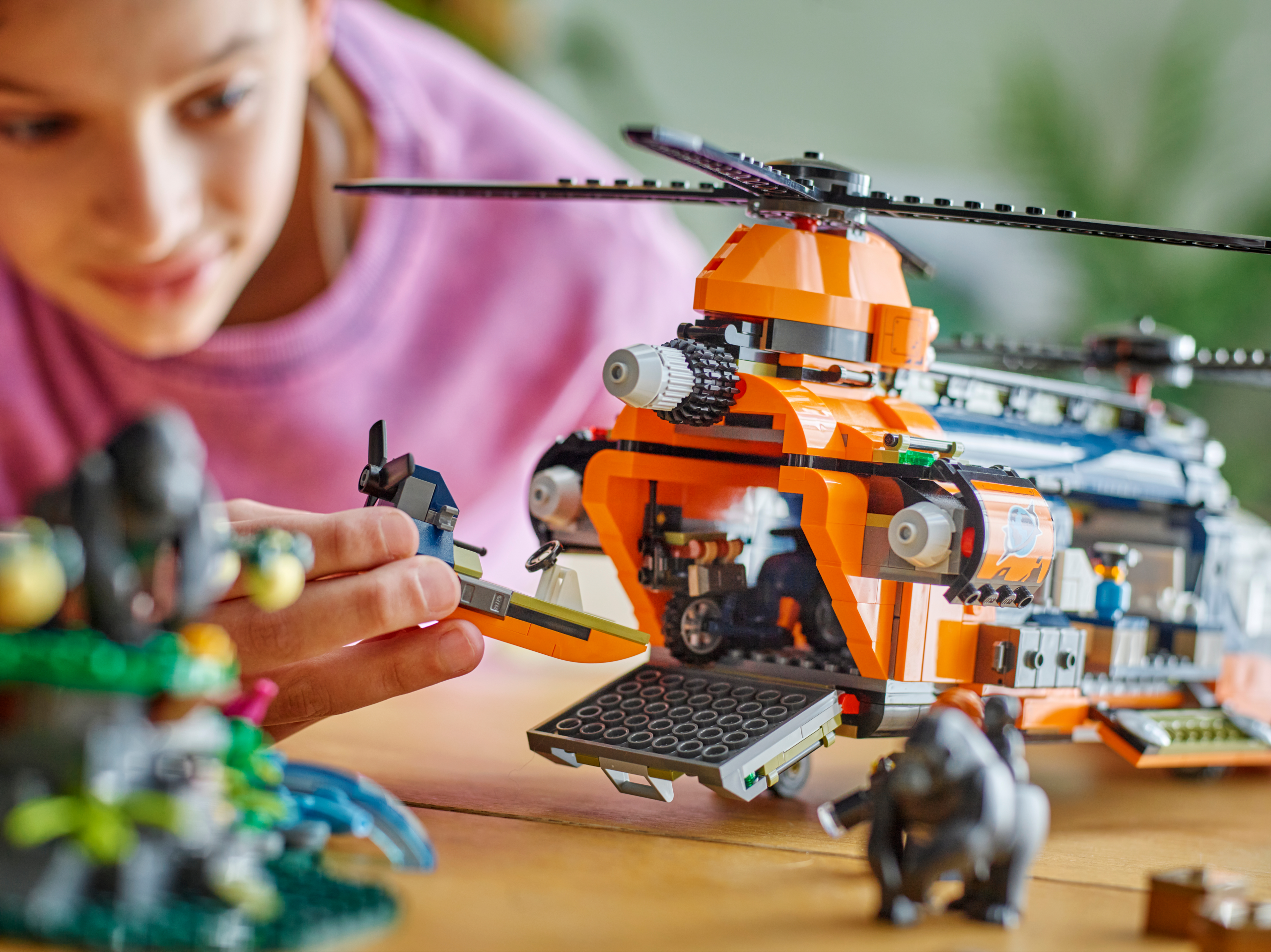 LEGO City - Džiunglių tyrinėtojo sraigtasparnis stovykloje - Image 7
