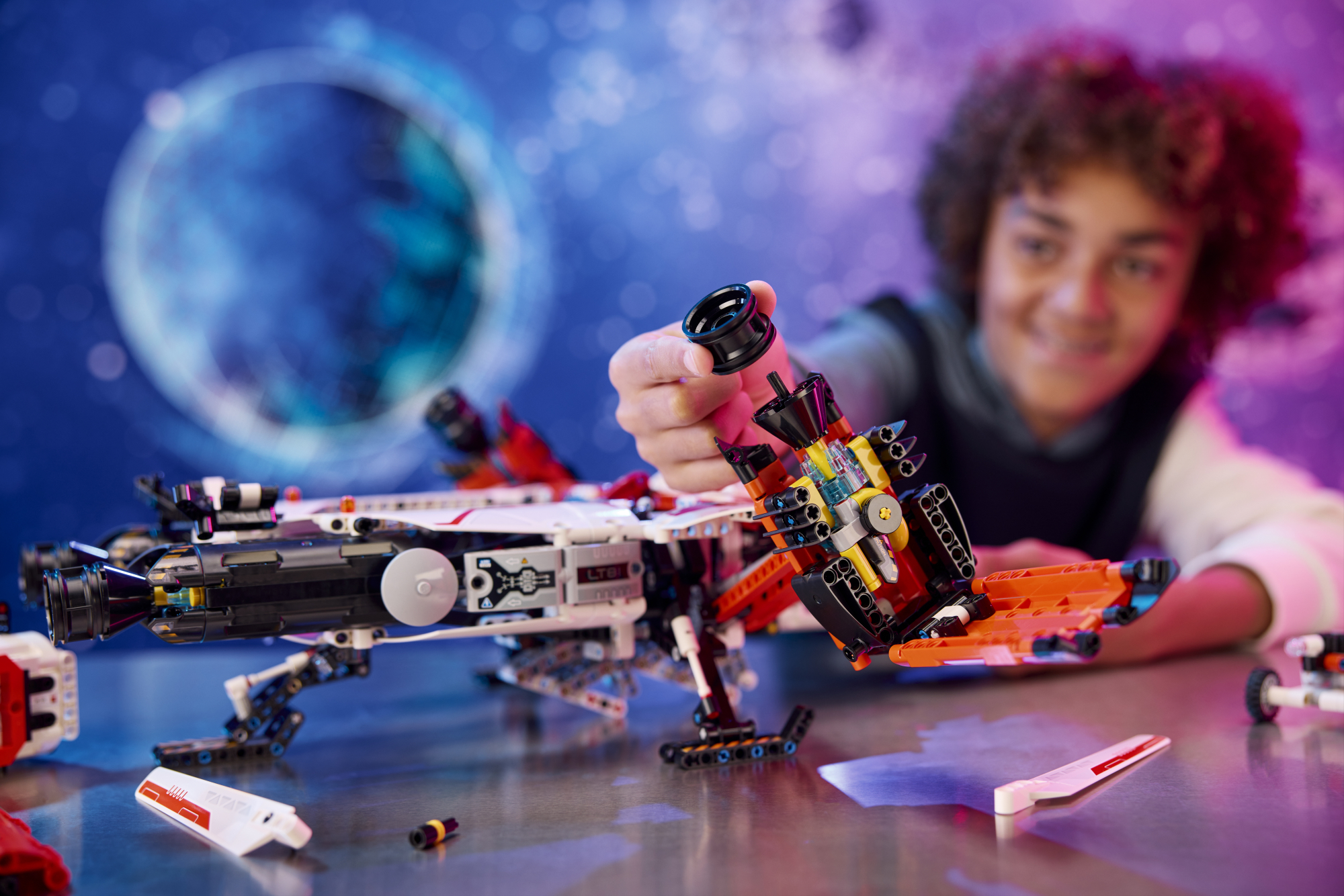 LEGO Technic - VTOL sunkiasvorių krovinių erdvėlaivis LT81 - Image 6