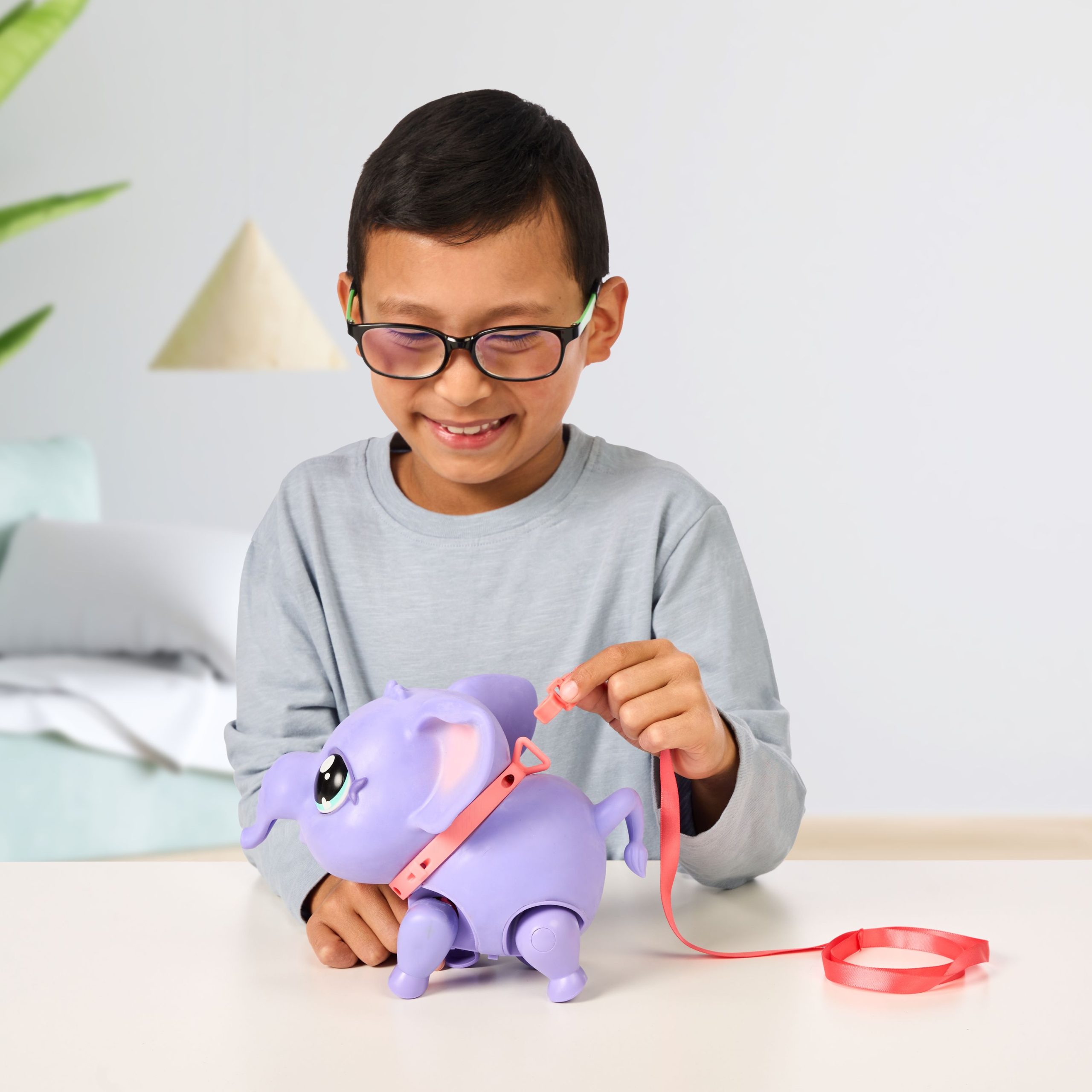 Little Live Pets – Interaktyvi drambliukė - Image 6