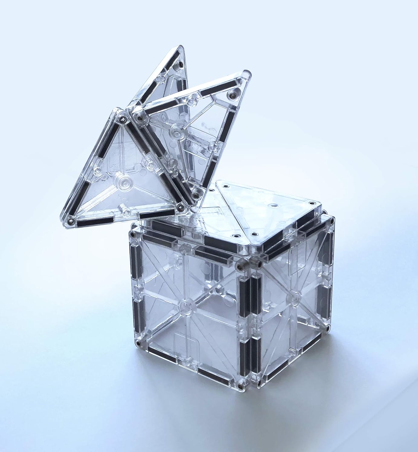 Magna-Tiles – Permatomas magnetinis konstruktorius Ice, 16 dalių - Image 4