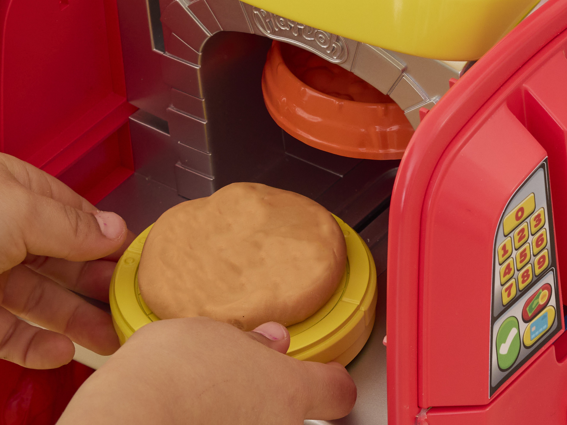 Play-Doh – Žaidimų rinkinys picos pristatymo motoroleris - 49 cm - Image 8